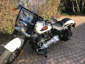 Sacoche Myleatherbikes sur Softail Slim (6)